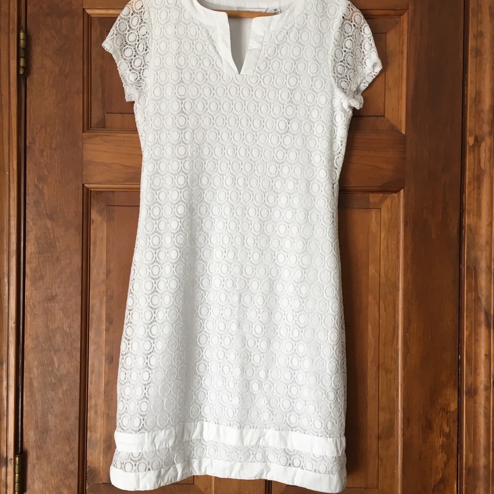 Isaac Mizrahi White Lace V Neck Shift Dress